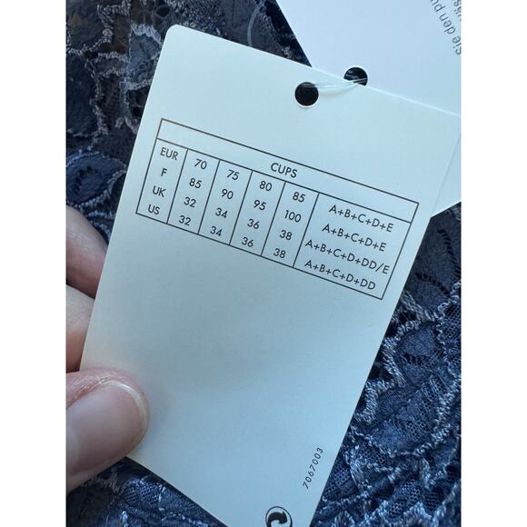 Hanro Moments 1467 Underwire Bra Size 34D pigeon Blue/gray NWT $160 - Picture 4 of 12